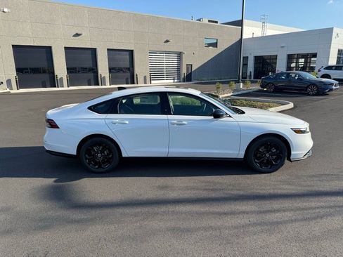 New 2025 Honda Accord SE image 6