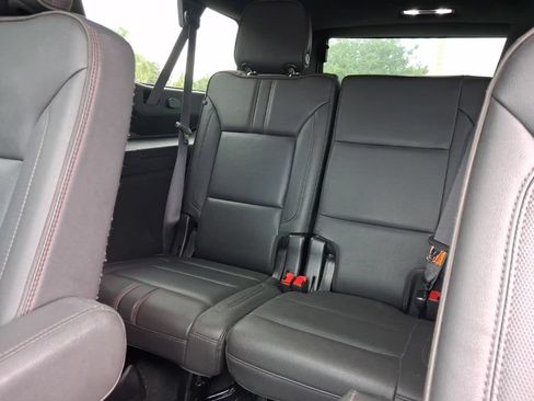 Used 2022 Chevrolet Suburban RST w/ Sport Performance Package AWD/4WD image 29