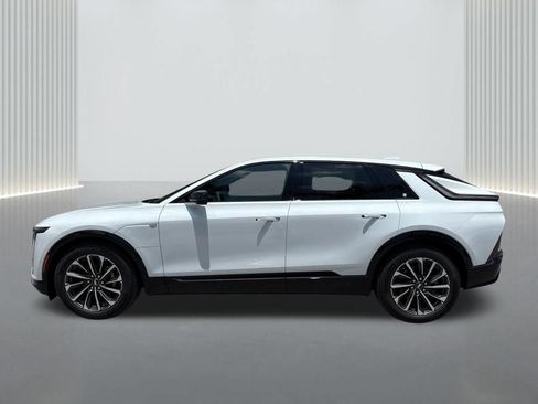New 2027 Cadillac Lyriq Sport RWD image 8