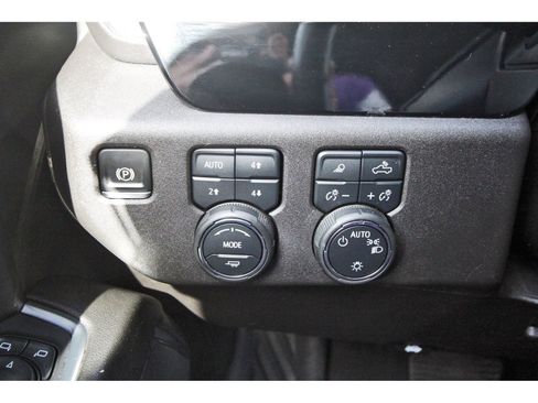 Used 2024 Chevrolet Silverado 1500 LT w/ Z71 Off-Road Package image 22