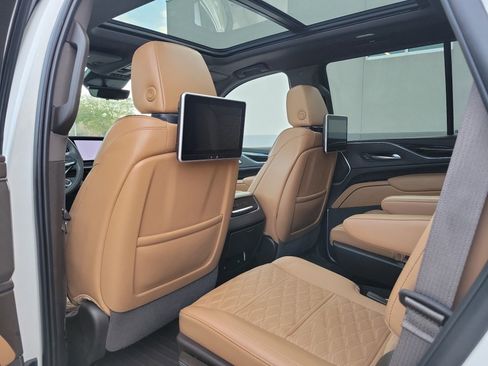 Used 2022 Cadillac Escalade Premium Luxury image 30