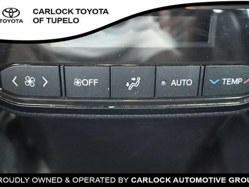 Used 2022 Toyota Highlander XSE FWD image 19