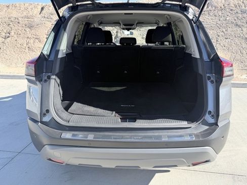Used 2023 Nissan Rogue SV image 32