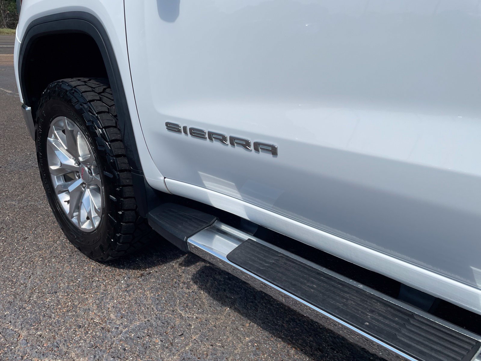 Used 2021 GMC Sierra 1500 SLT AWD/4WD image 13