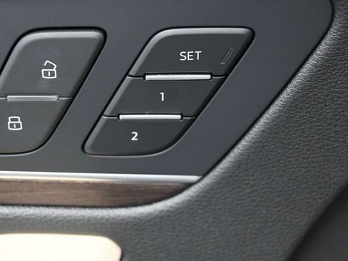 Used 2022 Audi Q5 2.0T Prestige w/ Prestige Package image 15