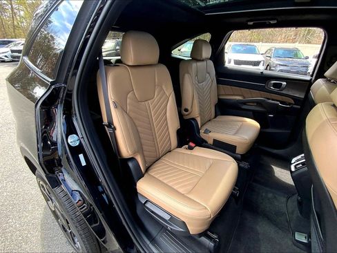Used 2025 Kia Sorento SX Prestige w/ Olive Brown Leather Package image 29