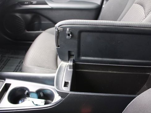 Used 2020 Toyota Prius LE image 40