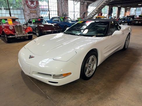 Used 1998 Chevrolet Corvette Convertible w/ Memory Pkg RWD image 4