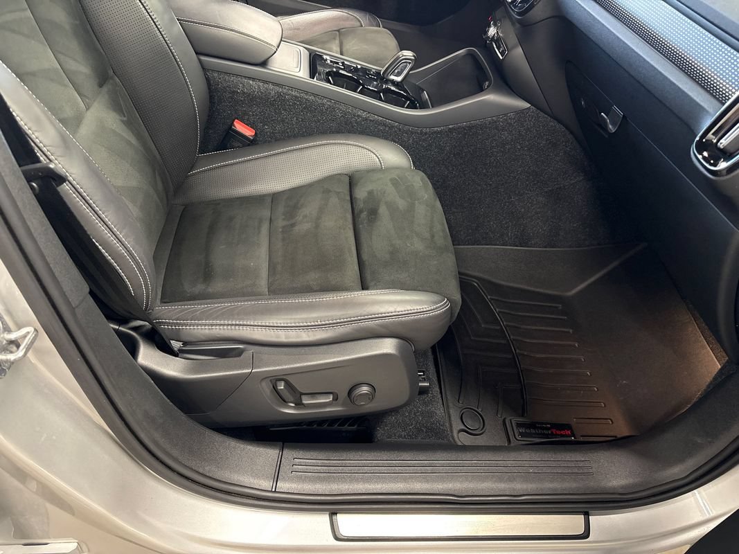 Used 2019 Volvo XC40 T5 R-Design AWD/4WD image 50