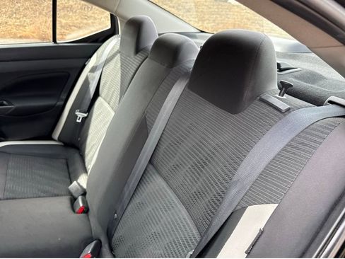 Used 2021 Nissan Versa SV image 18