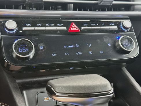 Used 2025 Hyundai Santa Cruz SEL FWD image 23
