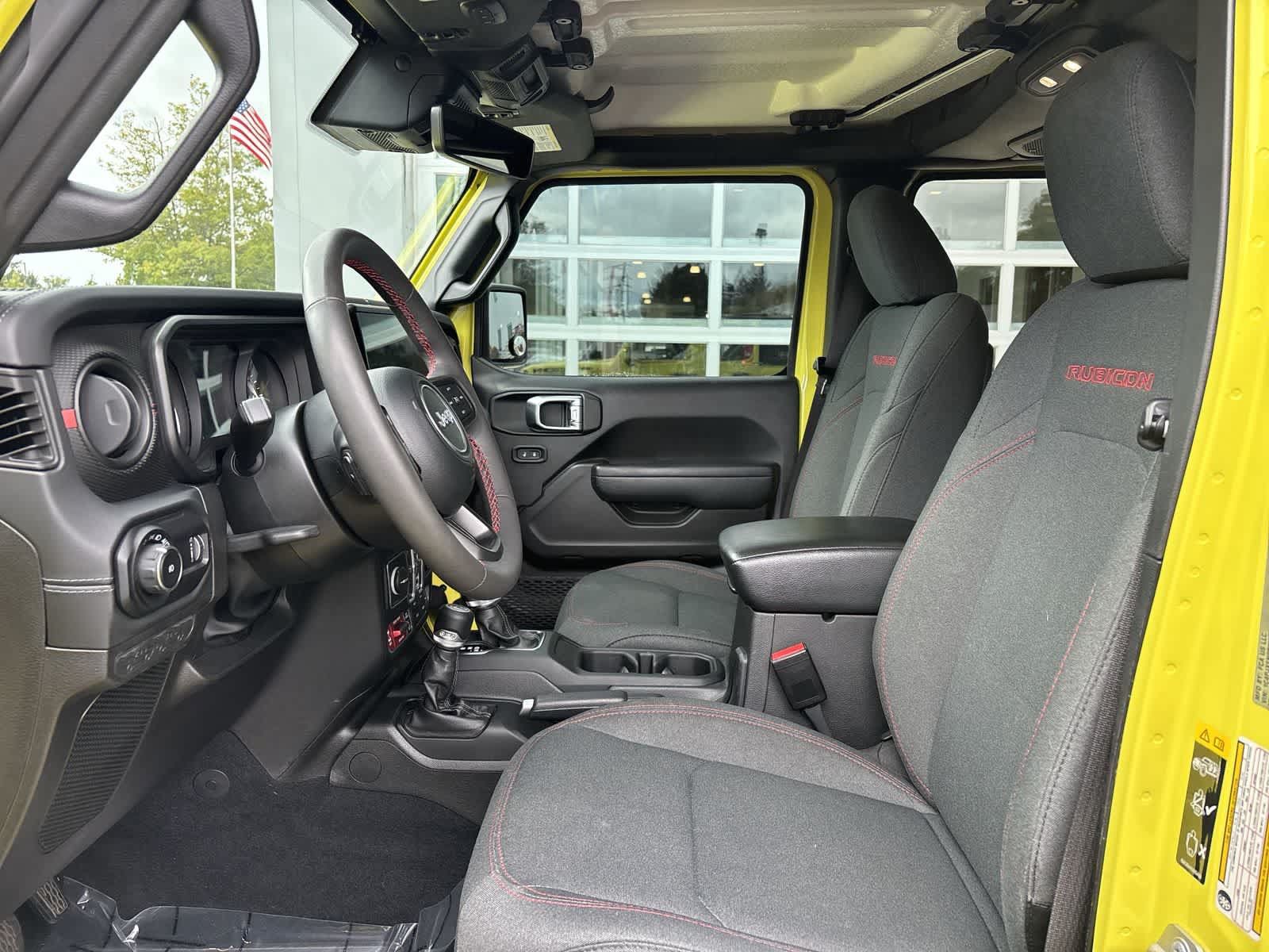 Used 2024 Jeep Wrangler Unlimited Rubicon w/ Technology Group AWD/4WD image 9