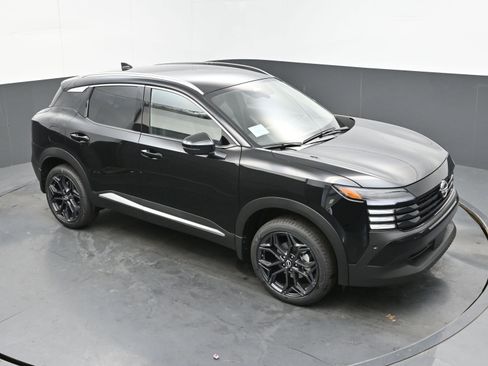 New 2025 Nissan Kicks SR image 30