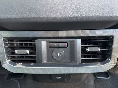 New 2025 Ford F250 Platinum image 38