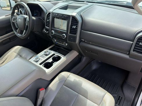 Used 2018 Ford Expedition Max XLT w/ Equipment Group 202A AWD/4WD image 27