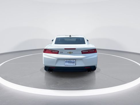Used 2017 Chevrolet Camaro LT RWD image 8