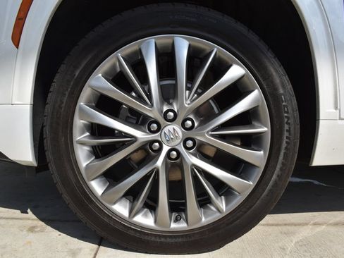Used 2025 Buick Enclave Avenir w/ LPO, Floor Liner Package FWD image 14