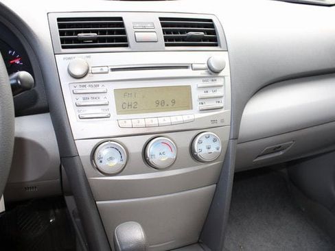 Used 2010 Toyota Camry image 6