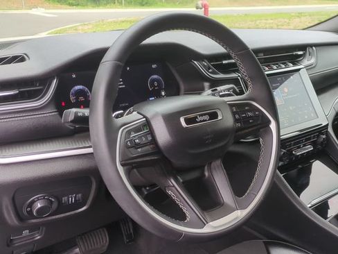Used 2023 Jeep Grand Cherokee Altitude AWD/4WD image 31