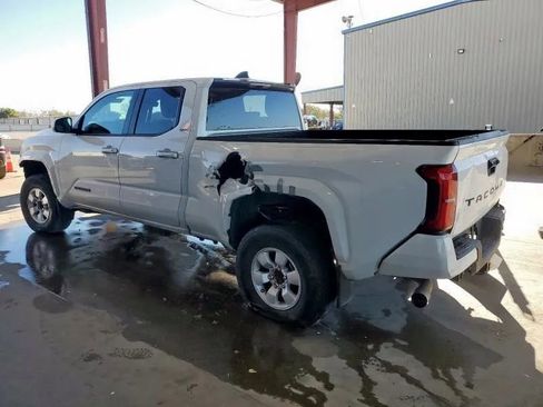 Used 2024 Toyota Tacoma SR5 image 3