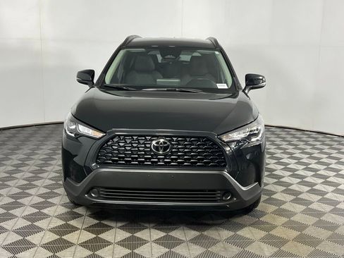 Used 2025 Toyota Corolla Cross LE image 11