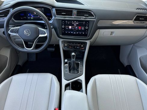 Used 2023 Volkswagen Tiguan SE FWD image 13