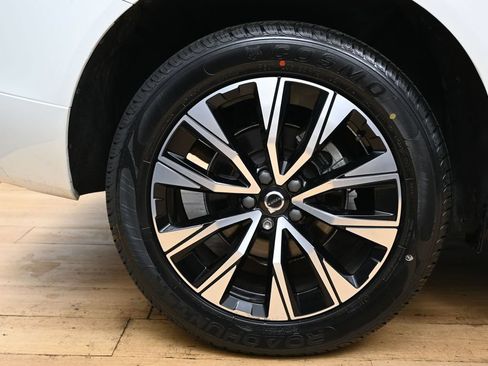 Used 2024 Volvo XC60 B5 Core w/ Protection Package Premier AWD/4WD image 37