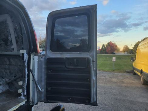 Used 2011 Chevrolet Express 1500 AWD image 42