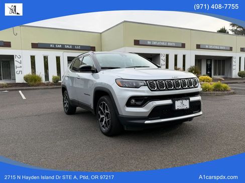Used 2025 Jeep Compass Limited AWD/4WD image 2