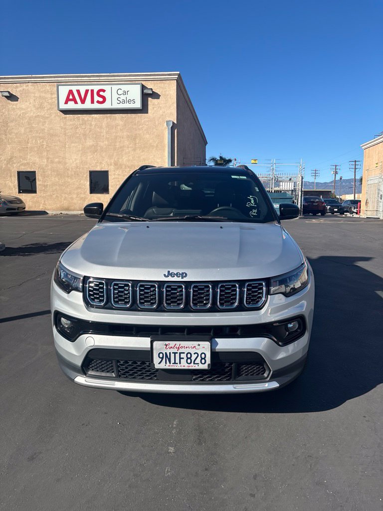 Used 2025 Jeep Compass Limited AWD/4WD image 2