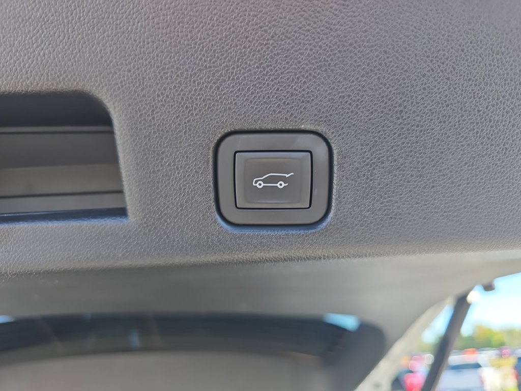 Used 2026 GMC Acadia Elevation w/ Elevation Premium Package FWD image 14