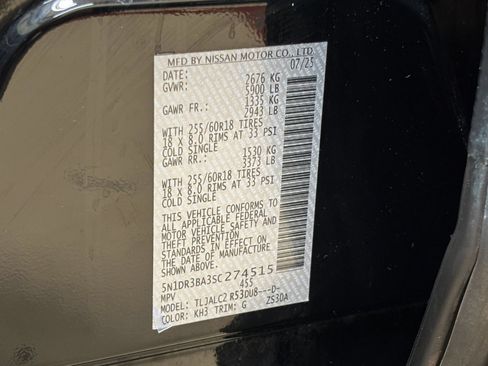Used 2025 Nissan Pathfinder SV FWD image 32