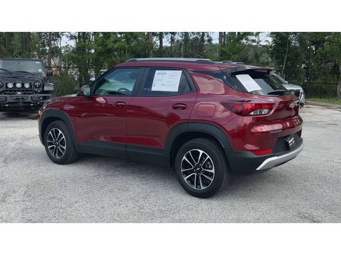 Certified 2025 Chevrolet TrailBlazer LT w/ Convenience Package FWD image 6