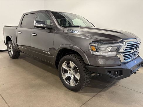 Used 2022 RAM 1500 Laramie AWD/4WD image 1