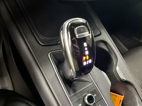 Used 2020 Cadillac XT4 Premium Luxury AWD/4WD image 16
