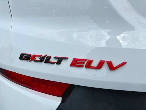 Used 2023 Chevrolet Bolt EUV LT w/ Convenience Package FWD image 31