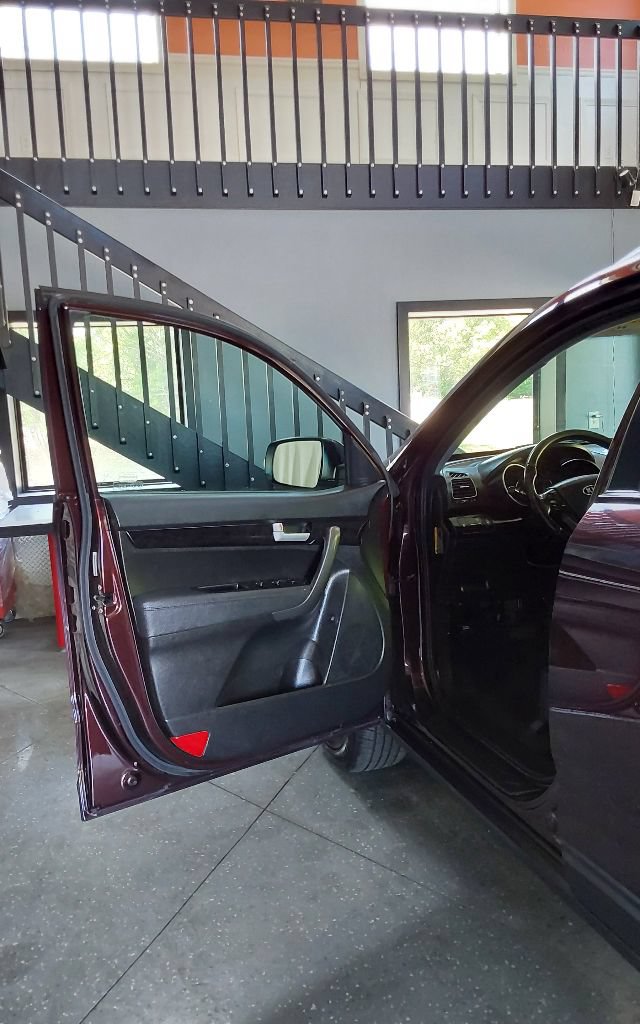 Used 2015 Kia Sorento LX AWD/4WD image 11