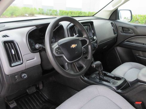 Used 2018 Chevrolet Colorado W/T w/ WT Convenience Package RWD image 10