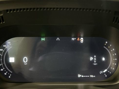 Certified 2025 Volvo XC60 B5 Plus AWD/4WD image 15