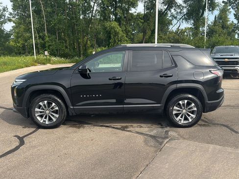Used 2025 Chevrolet Equinox LT w/ Convenience Package II AWD/4WD image 2