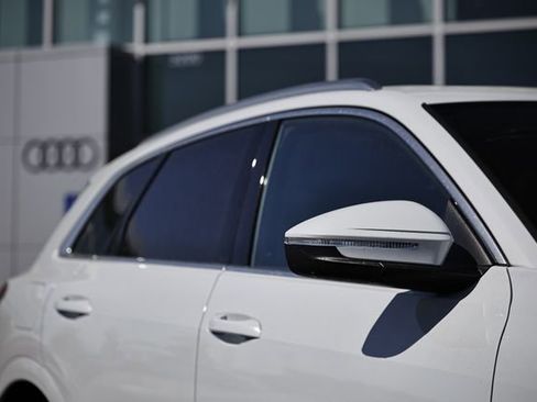 New 2026 Audi Q5 Premium image 3