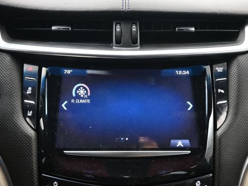 Used 2013 Cadillac XTS Platinum FWD image 19
