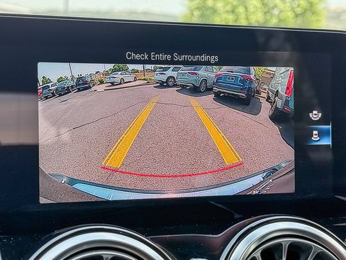 Used 2022 Mercedes-Benz GLB 250 4MATIC w/ Premium Package Lite image 26