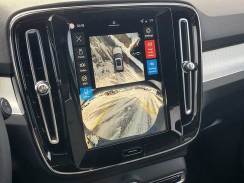 New 2026 Volvo XC40 B5 Ultra w/ Protection Package Premier image 22