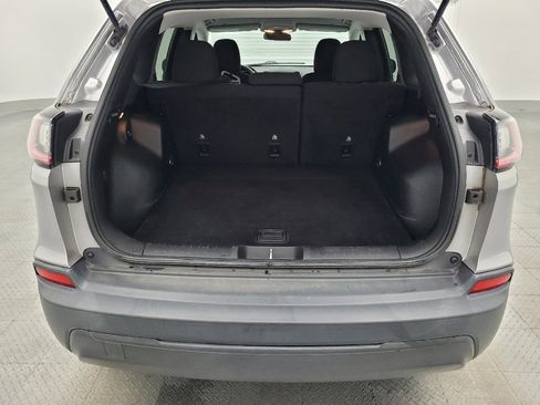 Used 2019 Jeep Cherokee Latitude w/ Popular Appearance Group image 29