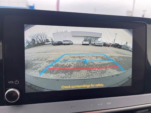 Used 2025 Toyota Prius LE image 14