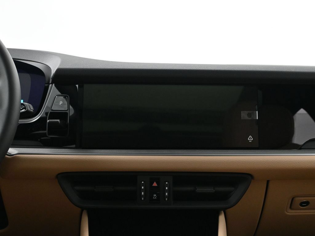 Certified 2026 Porsche Cayenne AWD/4WD image 11