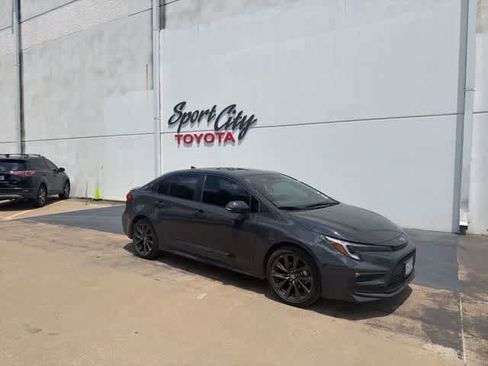 Used 2026 Toyota Corolla SE FWD image 1