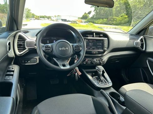 Used 2023 Kia Soul LX w/ Option Group 015 FWD image 13
