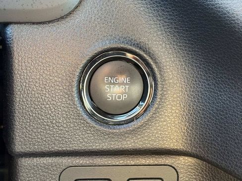 Used 2025 Toyota Tundra SR5 w/ SR5 Premium Package AWD/4WD image 32